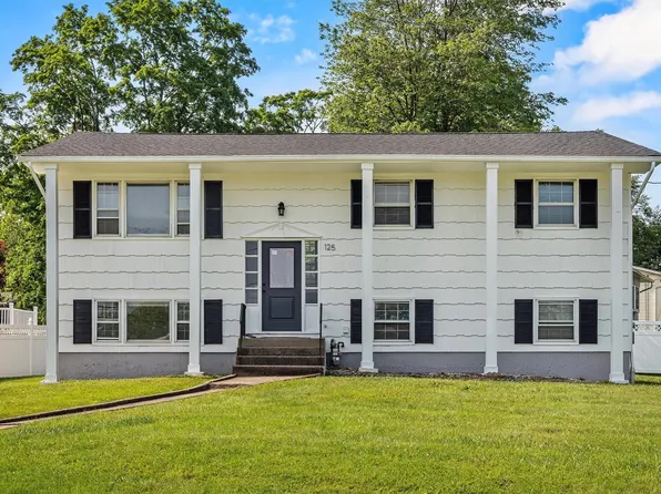 125 Lakewood Drive, Congers, NY 10920