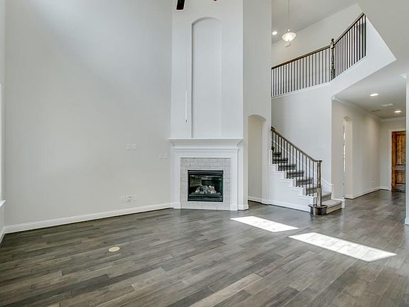 4th image of 13881 Round Prairie Ln