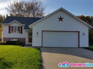 1716 Greenwood Pl NE, Owatonna, MN 55060