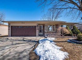 36822 Almont Dr, Sterling Heights, MI 48310