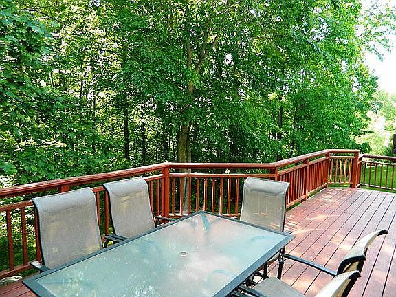 5th image of 927 Burdette Dr