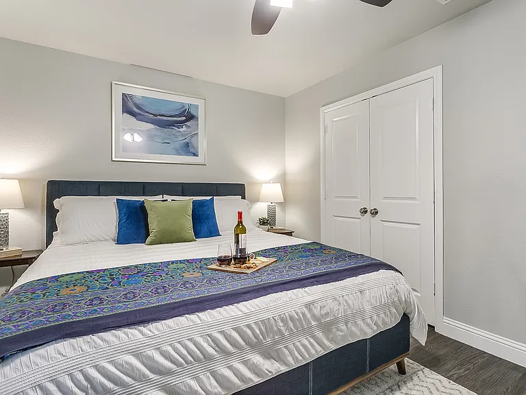 3813 Huntington Dr — Photo 3