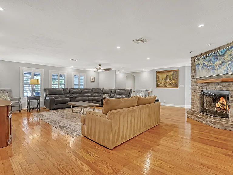 10780 Anderson Ln — Photo 17