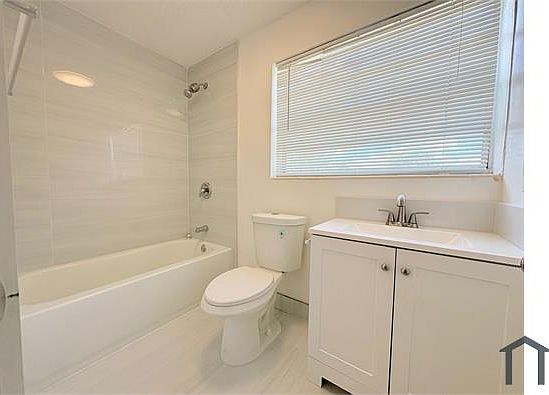 5th image of 2314 Polk St APT 12