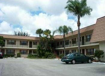 1st image of 4279 Oak Terrace Dr