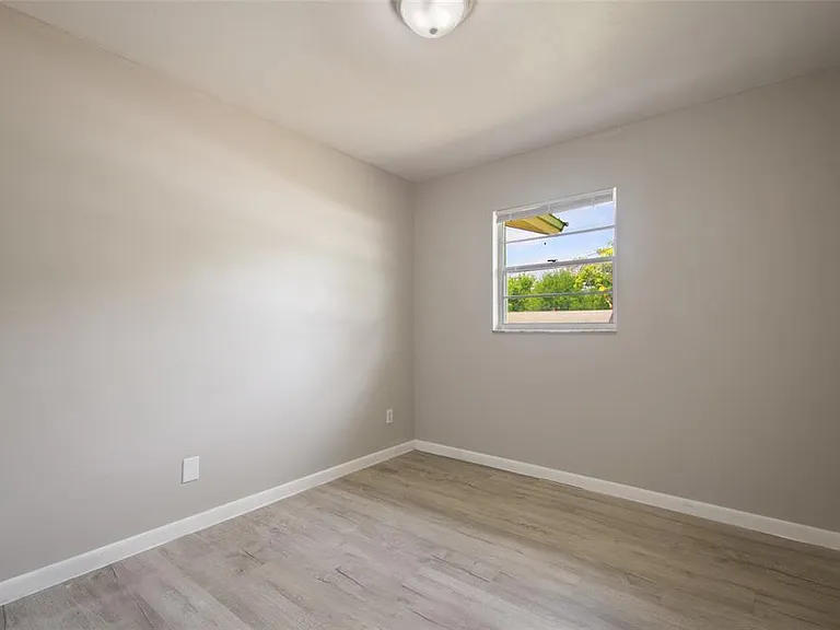 111 Amigos Rd — Photo 18