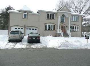 24 Delancy St, Edison, NJ 08820