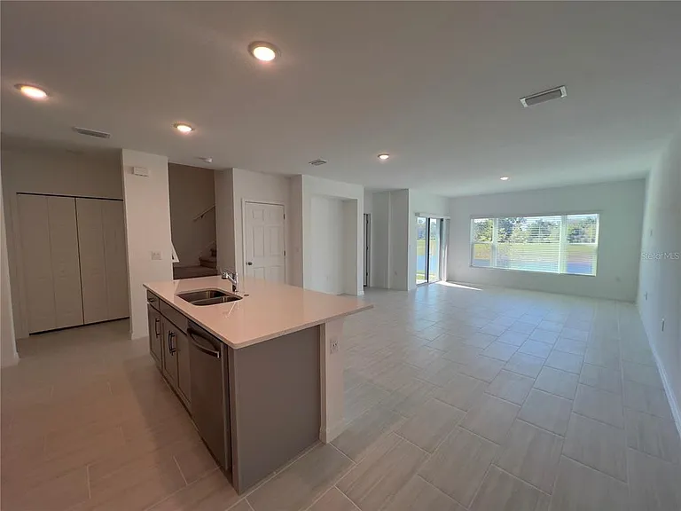 490 Thompson Village Ave — Photo 5