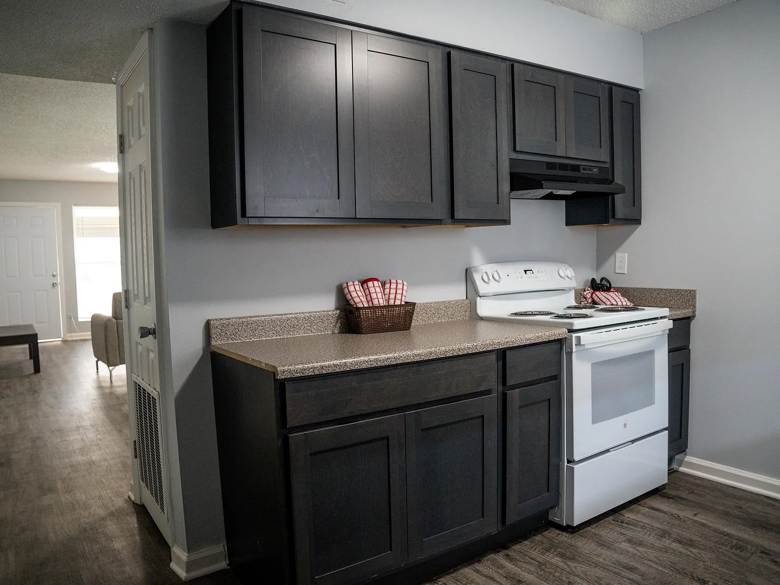 Oak Lane Apartments — Photo 2