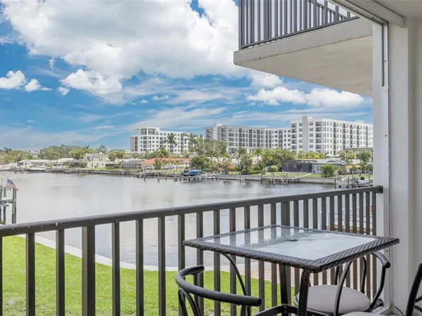 3789 46th Ave S APT 204, Saint Petersburg, FL 33711