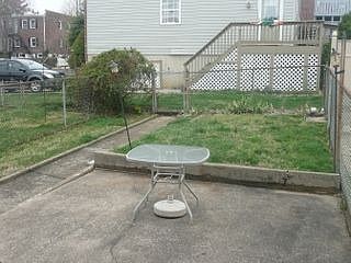 4th image of 921 S Broom St