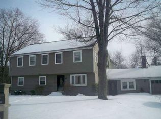 4 Maplewood Rd, Farmington, CT 06032