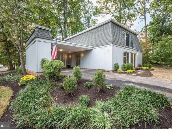 11201 Wedge Dr, Reston, VA 20190
