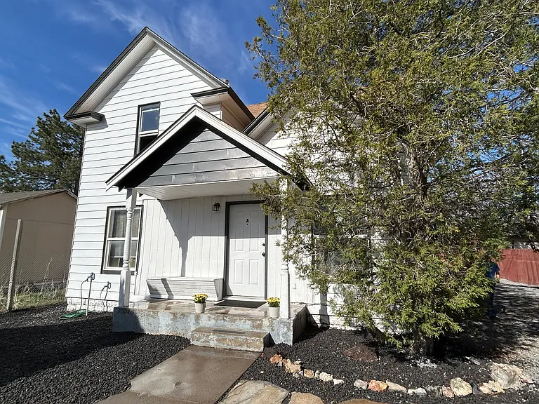 530 3rd Ave W #C — Photo 1