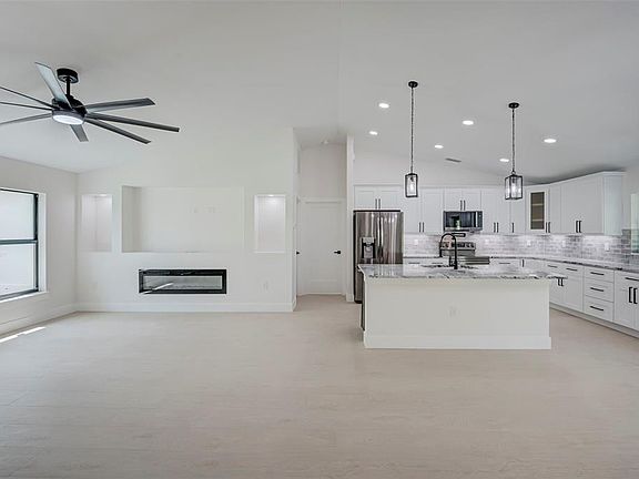 4th image of 7042 Grove Blvd