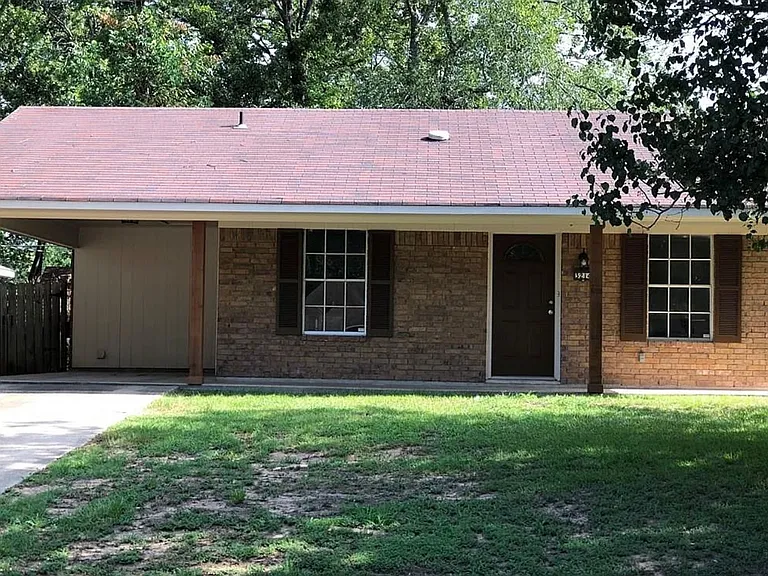 3214 Mackey Ln — Photo 1
