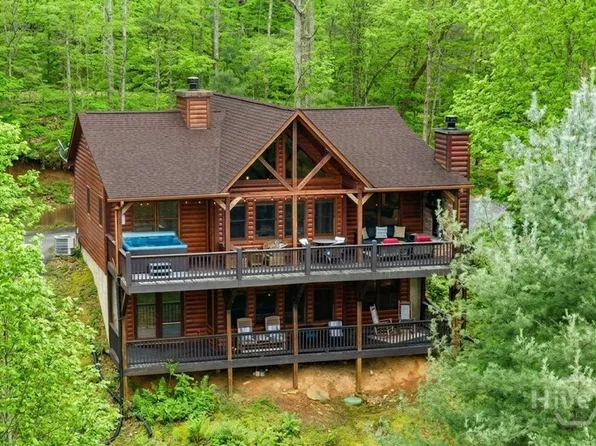 437 Spruce Circle, Mineral Bluff, GA 30559