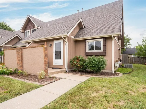 3819 Overland Dr, Lawrence, KS 66049