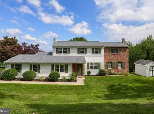 743 Farmdale Rd, Mount Joy, PA 17552