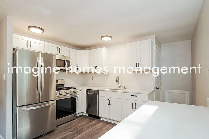 230 Noel Dr — Photo 8