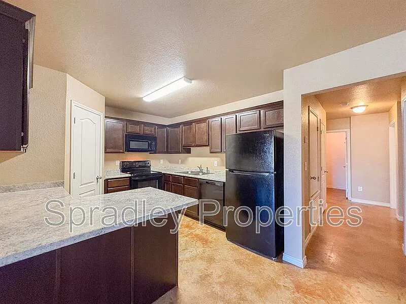 3 bed, 2.0 bath, 1531 sqft, $1,495 — Photo 4