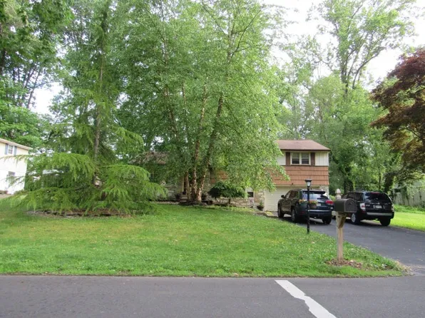 45 Heron Rd, Holland, PA 18966