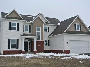 3101 Sterlingwood Ln, Perrysburg, OH 43551