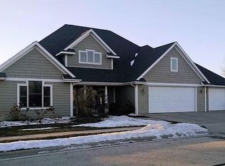 937 Berenschot Trl, Cedar Grove, WI 53013