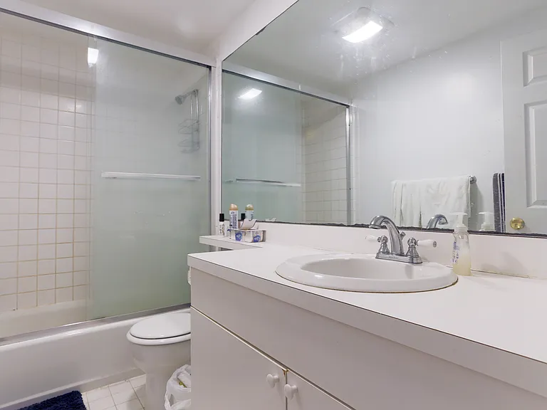 1742 Washington St #4 — Photo 14