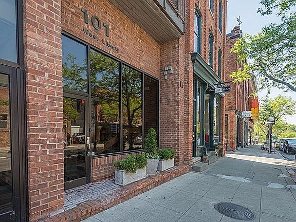 2nd image of 101 W Liberty 320
