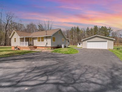 1183 E Stewart Rd, Midland, MI, 48640