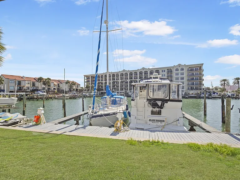 Dolphin Point — Photo 12