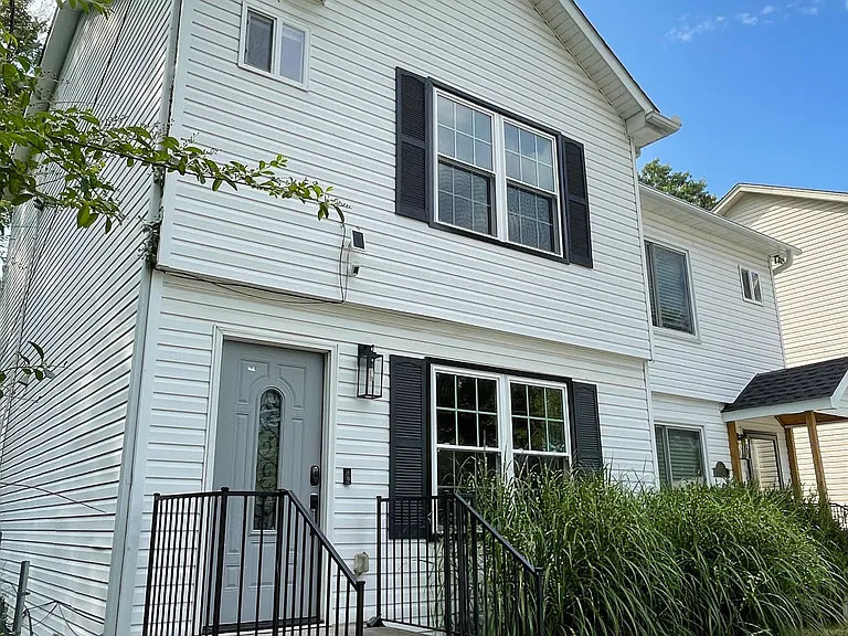 2713A Gear Ave — Photo 1
