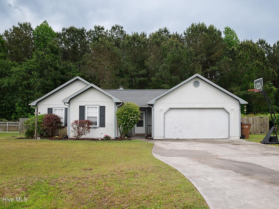 1st image of 123 Daphne Drive