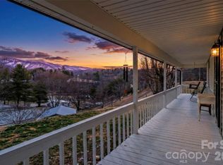 101 Hunters Ridge Rd, Burnsville, NC 28714