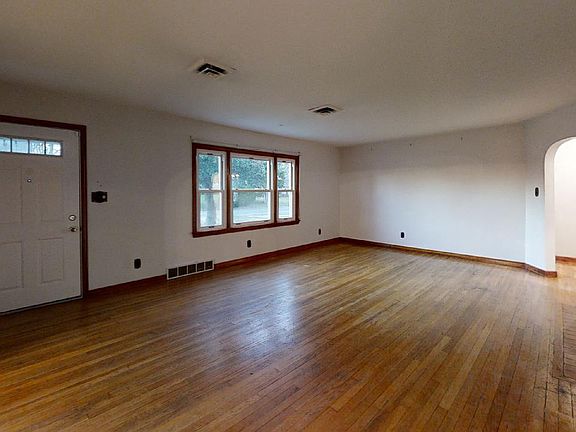 2nd image of 178 Mary Elmer Dr