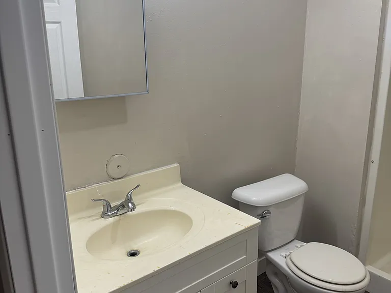 314 Randolph St E #105 — Photo 9