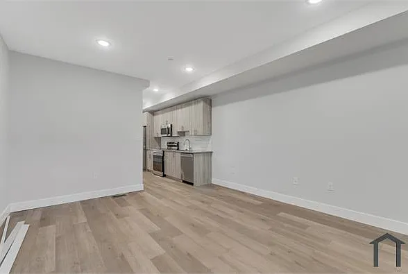3259 N 13th St #1 — Photo 3