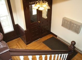 94 Howe St APT 2, New Haven, CT 06511