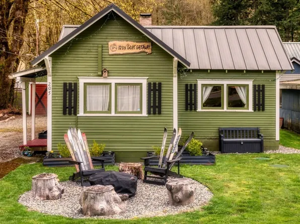 205 Old Cascade Highway E, Skykomish, WA 98288