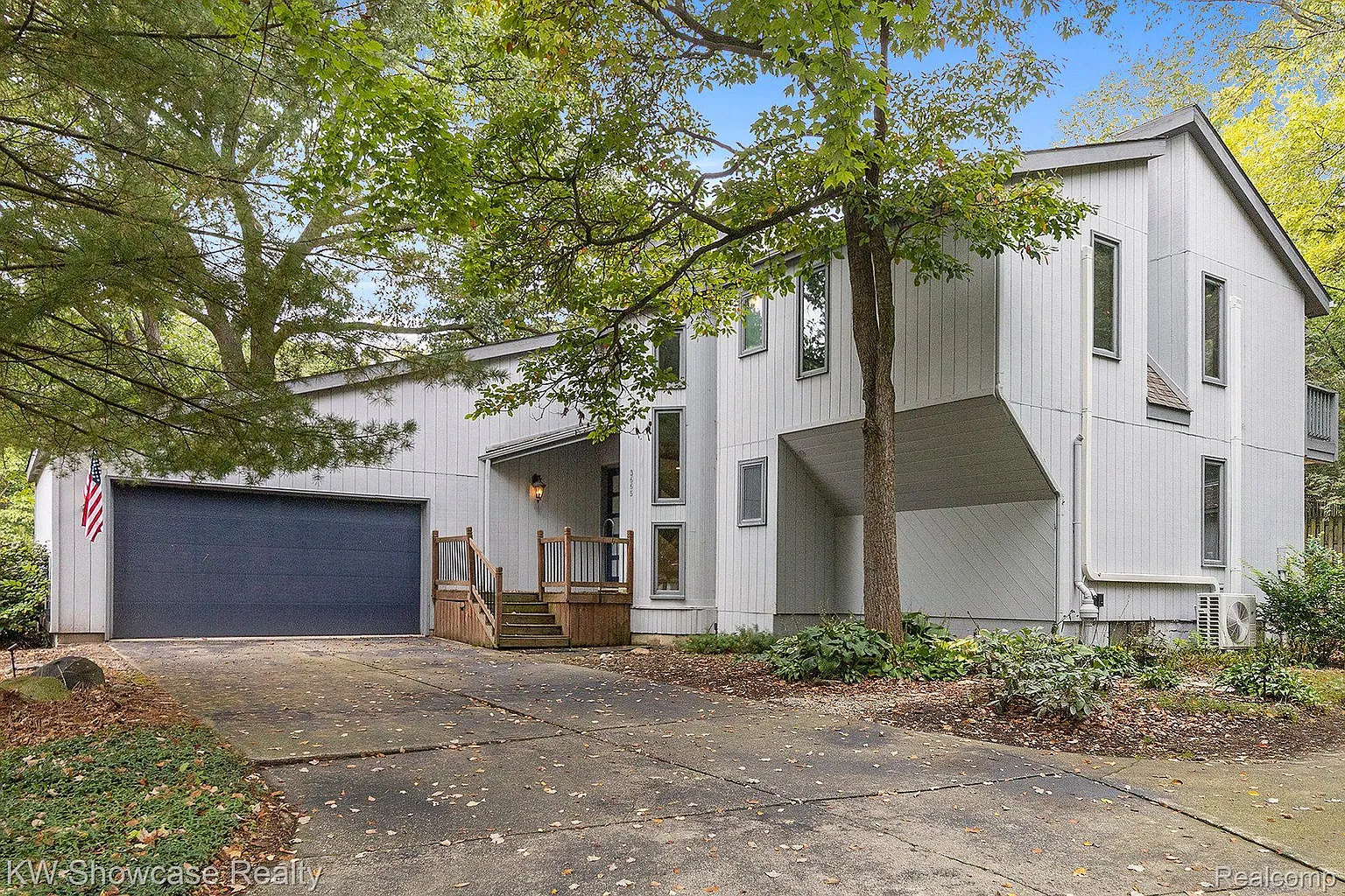 3665 White Lake Hills Dr photo 1
