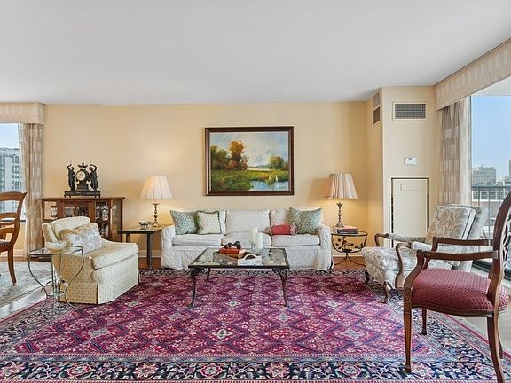 4th image of 1250 N Dearborn St APT 22C