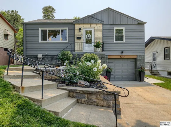 6213 Oak St, Omaha, NE 68106