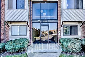 1st image of 107 Edison Glen Ter
