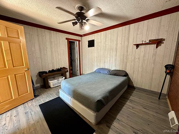 4th image of 1114 Willow Rd
