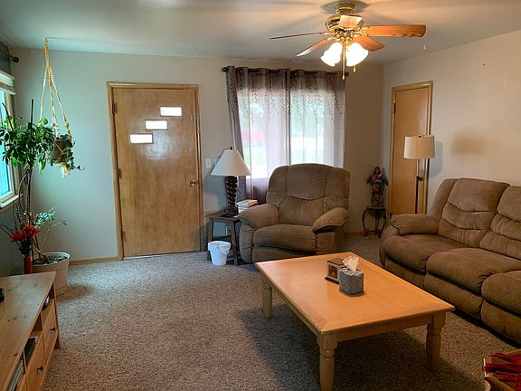 4th image of 408 E 13th St