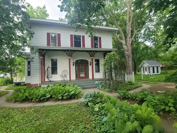 105 E 1st St, Ovid, MI 48866