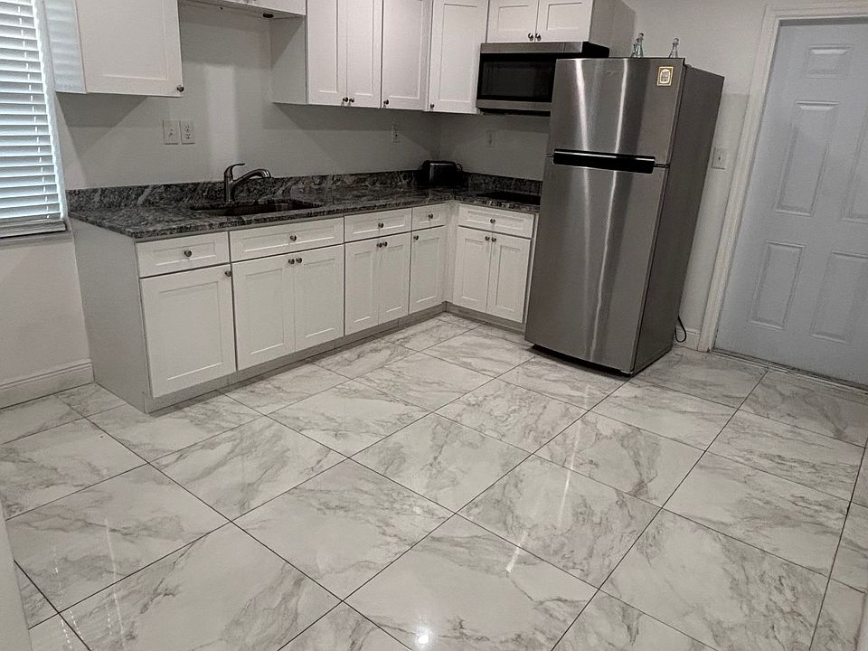 1st image of 1307 W Hollywood St #B
