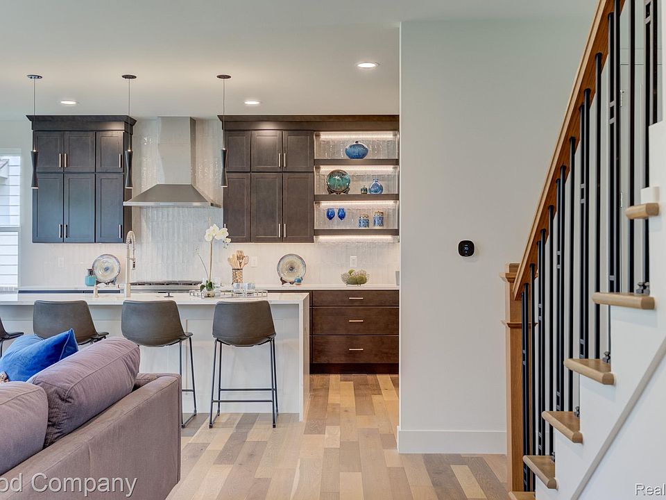 812 Irving Ave, photo 19