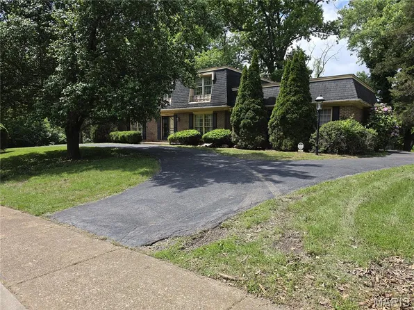 621 Claymont Estates Dr, Chesterfield, MO 63017